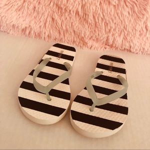 Black and white beach Flip Flops by Old Navy